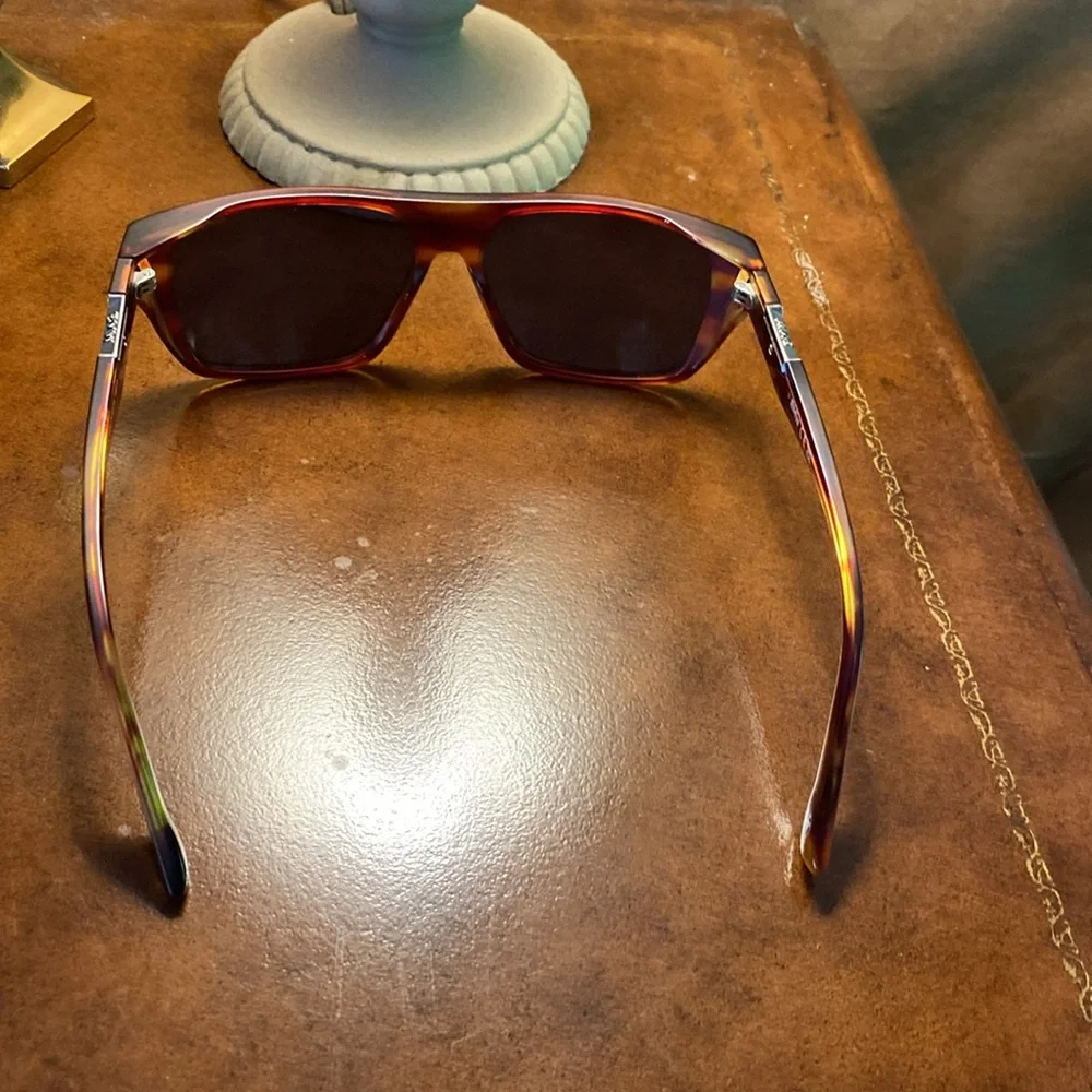 BMW New “tortoise” and bluish lens Sporty Sunglasses